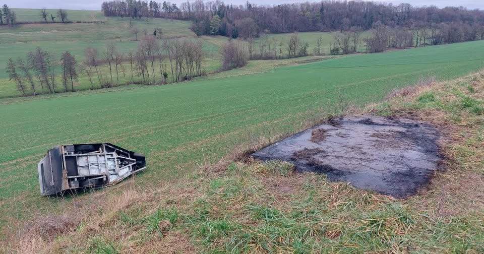 burnt speed camera. I aim to elevate the realism and detail compared to the previous iteration. Specifically, I'm working to enhance the intensity of the fire damage, with a focus on the warping of the metal frame.