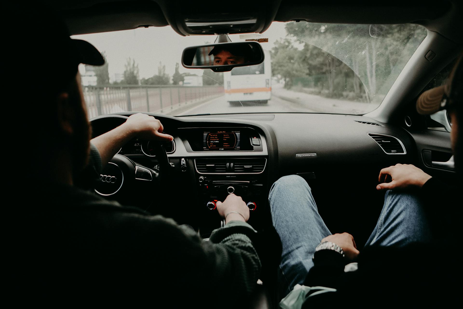 délit routier, AFD, amende délictuelle, convocation tribunal correctionnel, comparution, assignation, CRPC, composition pénale, recouvrement amende, défense pénale, avocat, droits conducteur, retrait de points, suspension permis, stage de sensibilisation, mesure de réparation, indemnisation victimes, assurance auto,  ise véhicule, procédure pénale, délai contestation, recours gracieux, recours contentieux, dossier défense, justice pénale, instruction judiciaire