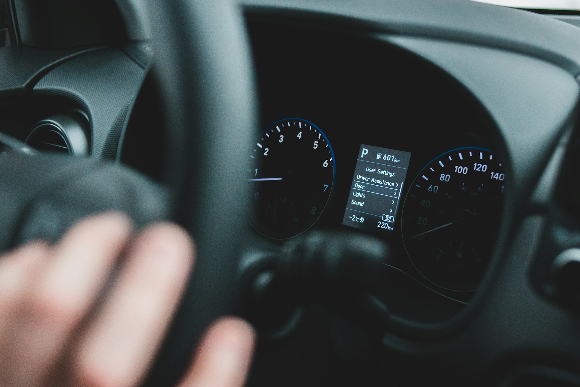 amende routière jugée injustifiée, onducteur sanctionné, amende injustifiée, contestation amende, recours gracieux, tribunal de police, annulation contravention, modèle de contestation, délai de recours, requête en exonération, code de la route, procès-verbal, contestation en ligne, formulaire de recours, frais de procédure, points perdus, stage récupération de points, responsabilité civile, guide pratique, FAQ amende,