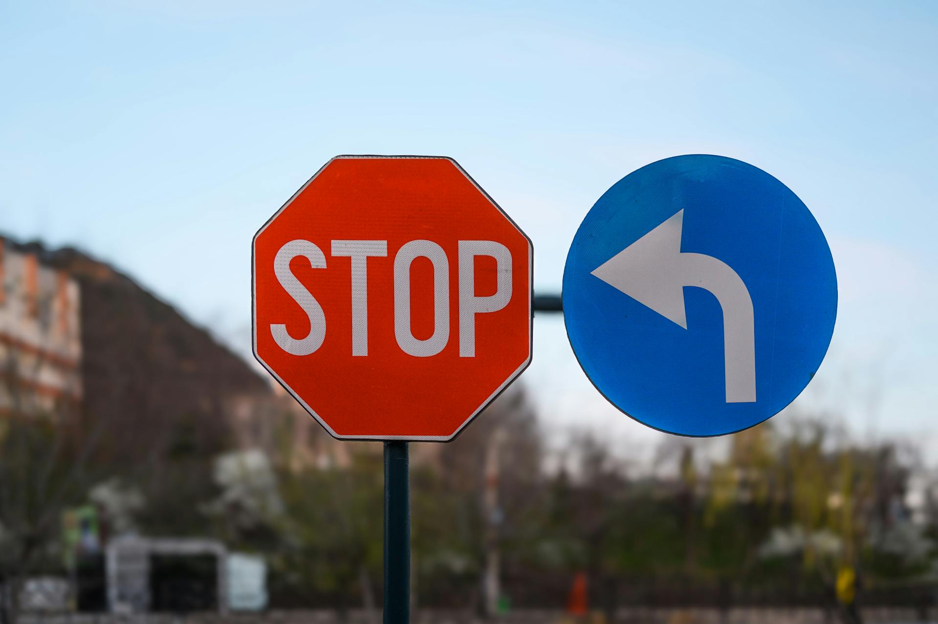 suspension de permis de conduire, suspension permis, annulation suspension de permis, réduction durée suspension, recours gracieux, recours hiérarchique, référé suspension, recours contentieux, tribunal administratif, vice procédure, délai contestation 2 mois, stage sensibilisation sécurité routière, examen psychotechnique, contrôle médical, retrait rétention permis, permis blanc, invalidation permis solde 0 points, solde télépoints, excès vitesse > 40 km/h, alcoolémie, stupéfiants, refus d’obtempérer, recours permis, contestation amende, annulation contravention,