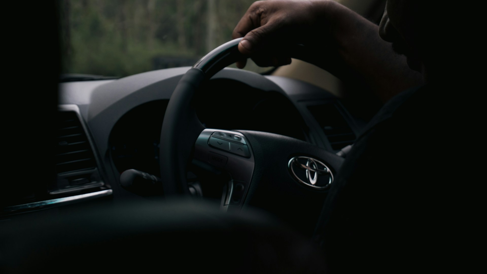 Conducteur au bord du retrait, conducteur incertain, capital points faible, solde permis proche de zéro, lettre 48M reçue, stage récupération points, délai avant invalidation, lettre 48SI, retrait permis imminent, perte de mobilité, stress, isolement social, impact professionnel, assurance surprise, coûts additionnels, recours contentieux, avocat droit routier, recours administratif, contestation, rebond mobilité, transport alternatif, Captain Radar, solidarité conducteurs, soutien psychologique, contestation amende