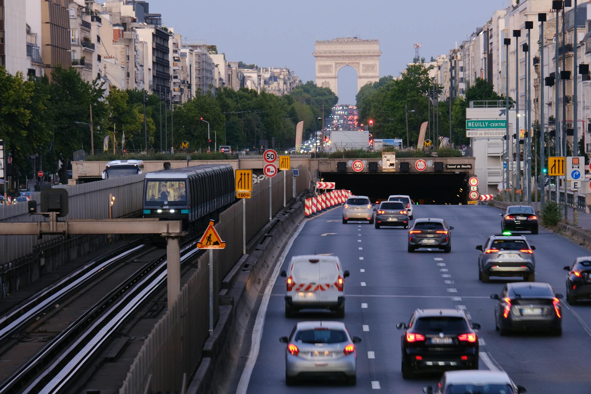 distance de sécurité, distance d’arrêt au volant tableau vitesses, distance d’arrêt au volant réaction 1 seconde, distance d’arrêt au volant freinage d’urgence, distance d’arrêt au volant route mouillée, distance d’arrêt au volant pluie forte, distance d’arrêt au volant chaussée verglacée, distance d’arrêt au volant neige, distance d’arrêt au volant nuit visibilité, distance d’arrêt au volant pneus usés, distance d’arrêt au volant ABS déclenché, distance d’arrêt au volant radar pédagogique, distance d’arrêt au volant marquage au sol, distance d’arrêt au volant règle des 2 secondes, distance d’arrêt au volant 50 km/h ville, distance d’arrêt au volant 90 km/h route, distance d’arrêt au volant 130 km/h autoroute, distance d’arrêt au volant temps de réaction, distance d’arrêt au volant freinage dégradé, distance d’arrêt au volant charges lourdes, distance d’arrêt au volant véhicule utilitaire, distance d’arrêt au volant moto, distance d’arrêt au volant camion poids lourd, distance d’arrêt au volant distance de sécurité, distance d’arrêt au volant aquaplaning, distance d’arrêt au volant phares allumés, distance d’arrêt au volant test d’évaluation, distance d’arrêt au volant calcul mental, distance d’arrêt au volant signalisation danger, distance d’arrêt au volant trafic dense, distance d’arrêt au volant prévention sécurité.